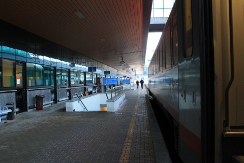 Micotra-Zug beim Halt im Bahnhof Tarvisio Boscoverde