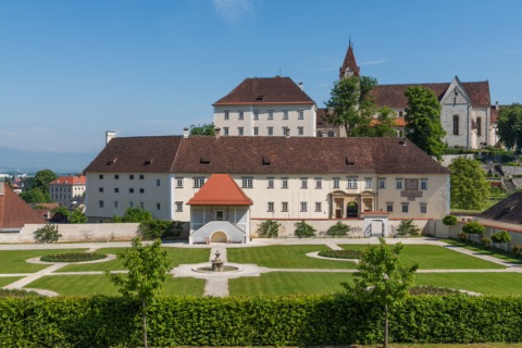 Gesamtanlage des Benediktinerstifts St. Paul im Lavanttal mit der Stiftsbasilika