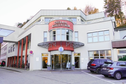 Eingang des Thermal-Kurzentrums in Warmbad-Villach